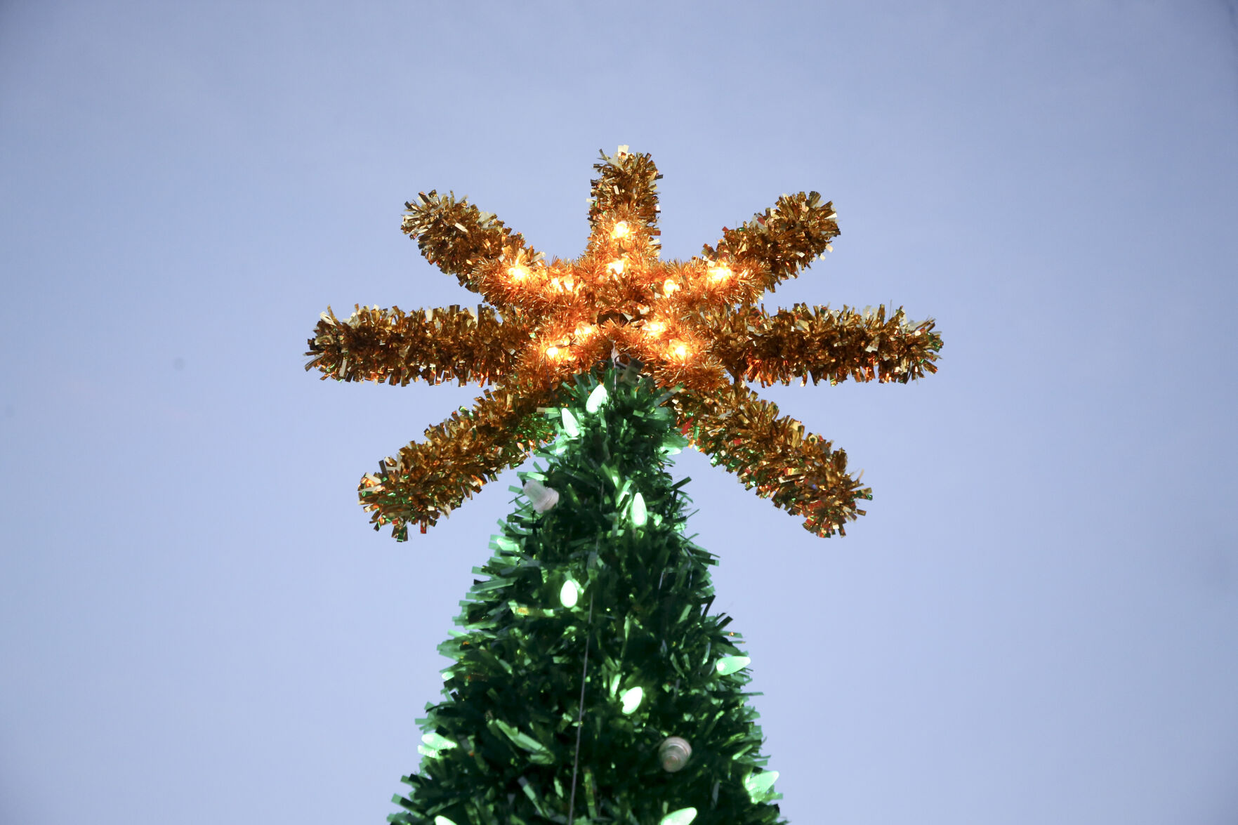 Holiday Decorating – Palmer